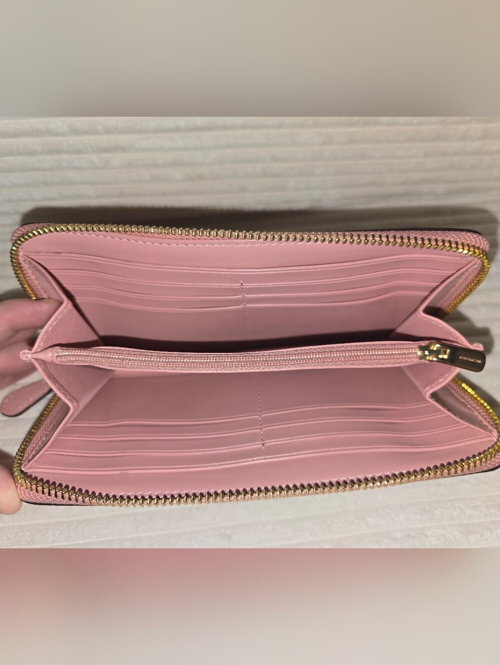 Coach Sig Accordion Zip Arround Wallet Khaki/Blush - Picture 4 of 4